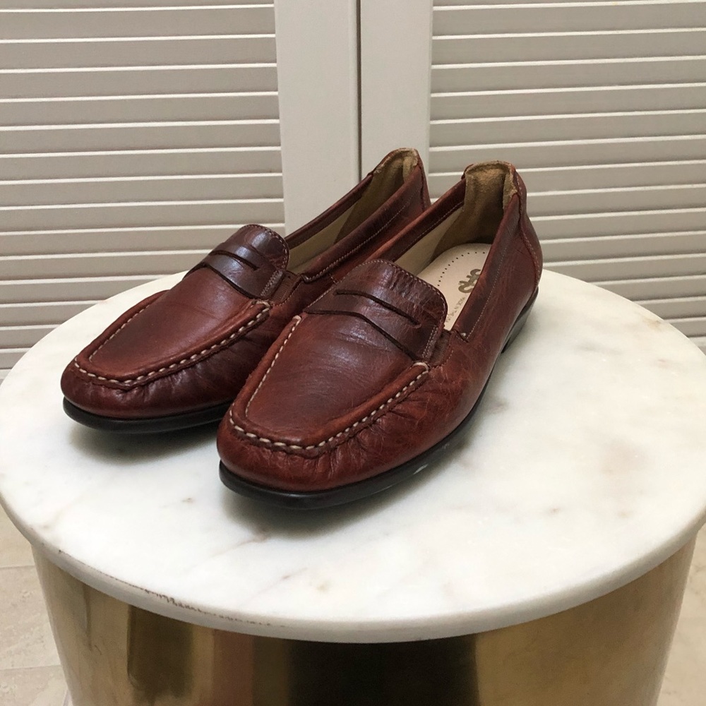 Brown Women’s loafers - NWOT